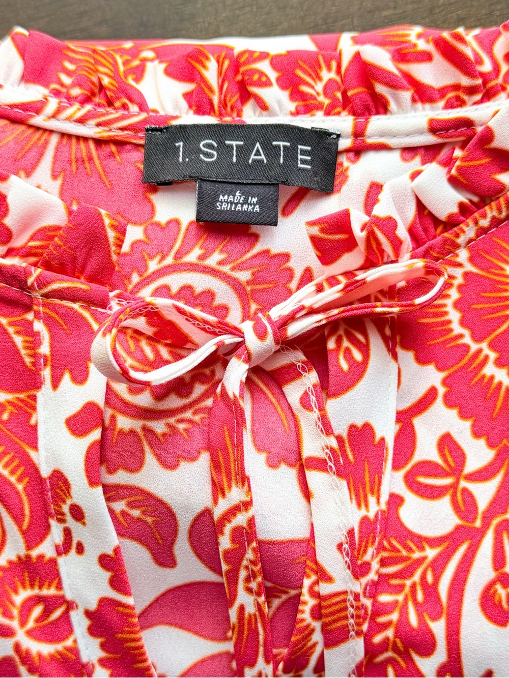 1.STATE Red Floral Ruffle Sleeve Tie Neck Blouse White Yellow Accent - Picture 8 of 9